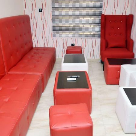 City Nest Hotel Ogombo Экстерьер фото