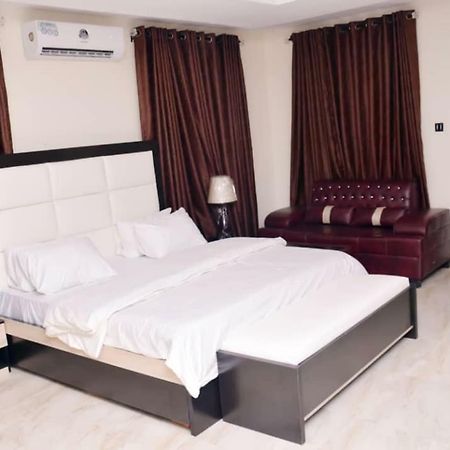 City Nest Hotel Ogombo Экстерьер фото