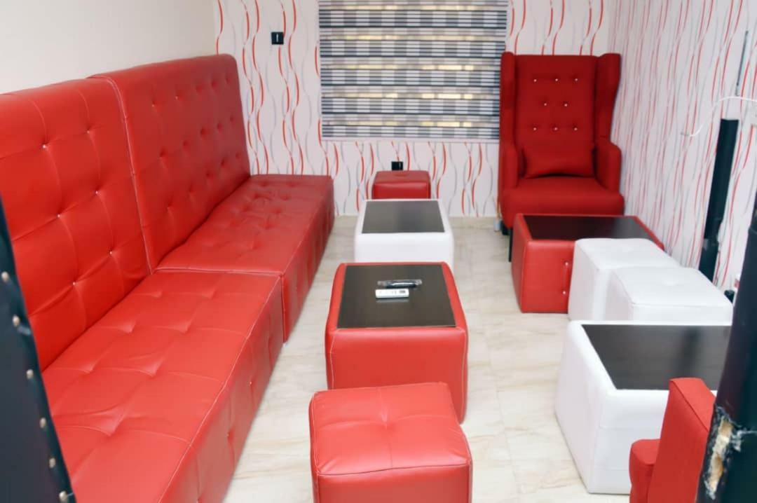 City Nest Hotel Ogombo Экстерьер фото