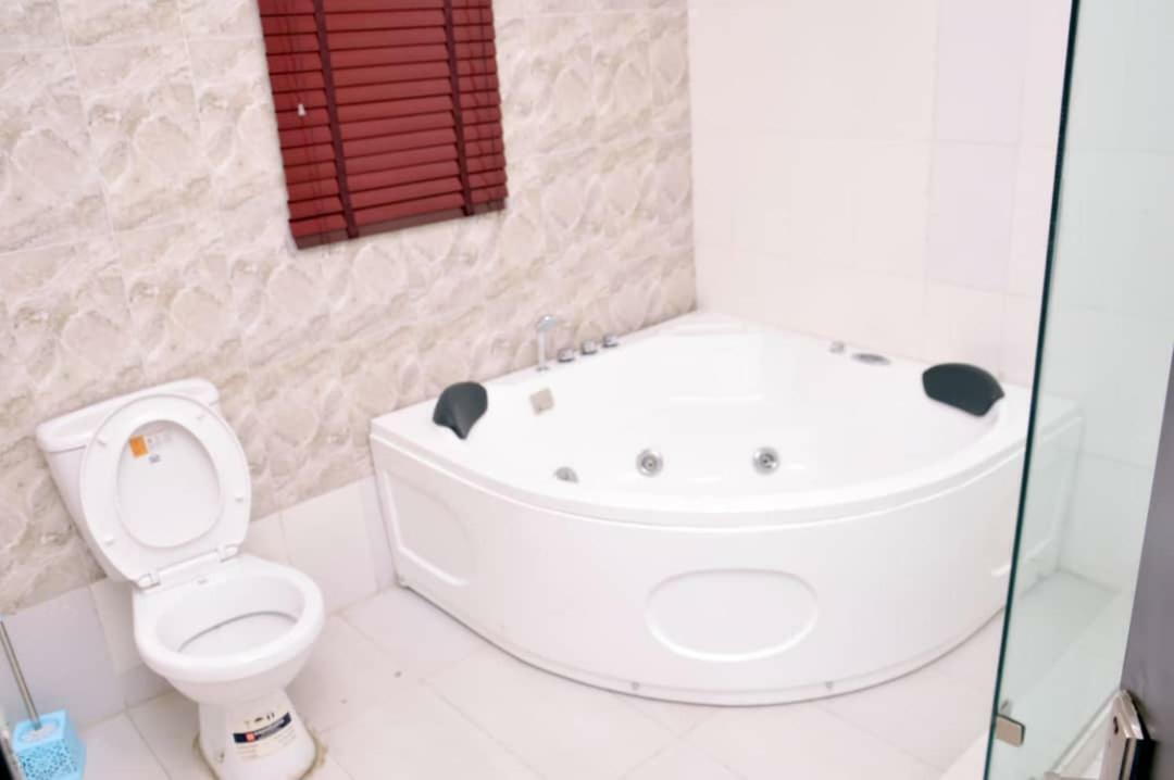 City Nest Hotel Ogombo Экстерьер фото