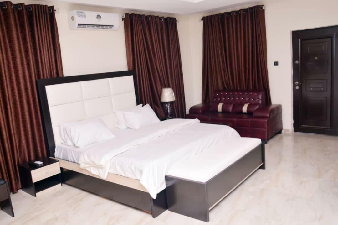 City Nest Hotel Ogombo Экстерьер фото