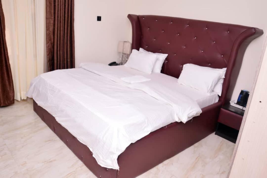 City Nest Hotel Ogombo Экстерьер фото
